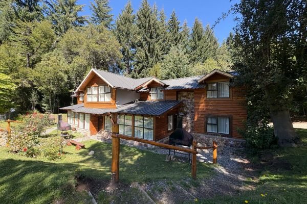 Complejo de cabañas en destacada locación. Puerto Manzano, Villa la Angostura